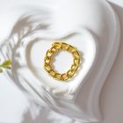 Goldring mit Kettenmuster